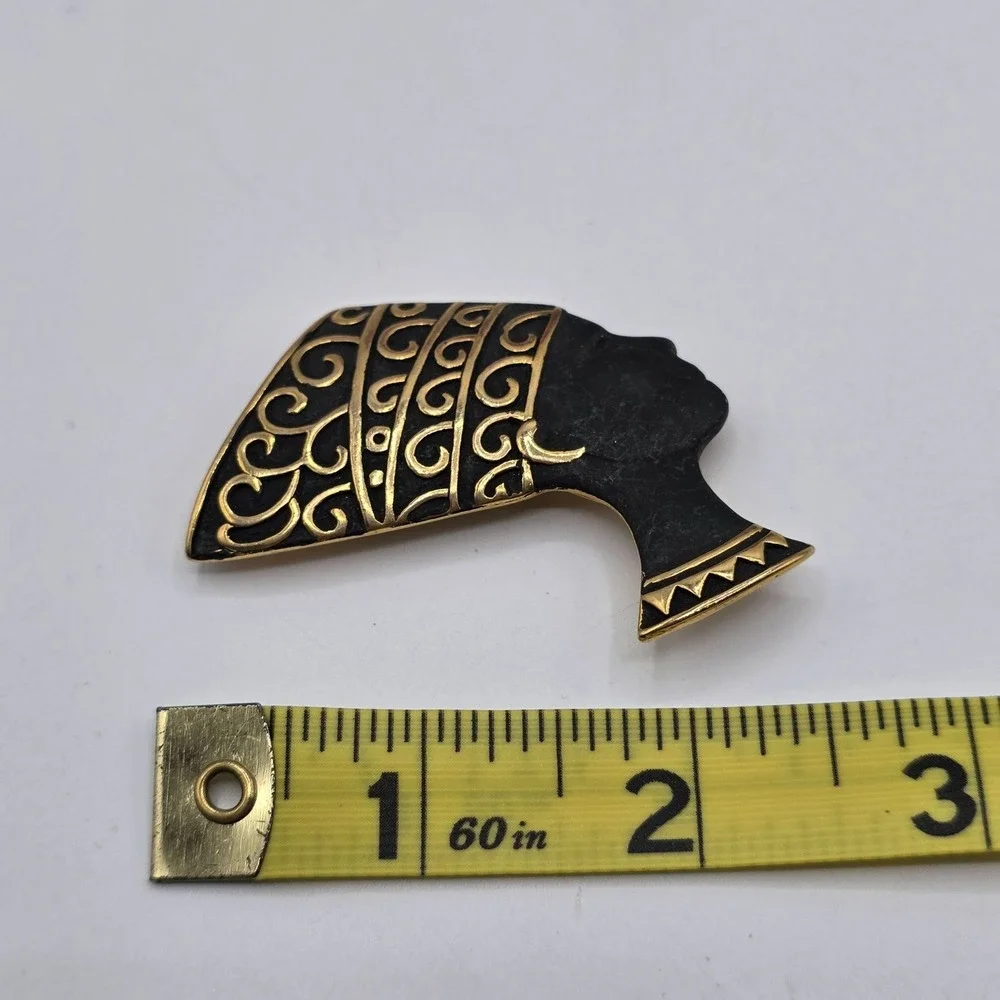 Nefertiti Silhouette Brooch Egyptian Queen Pendant Vintage Gold Tone Black Queen